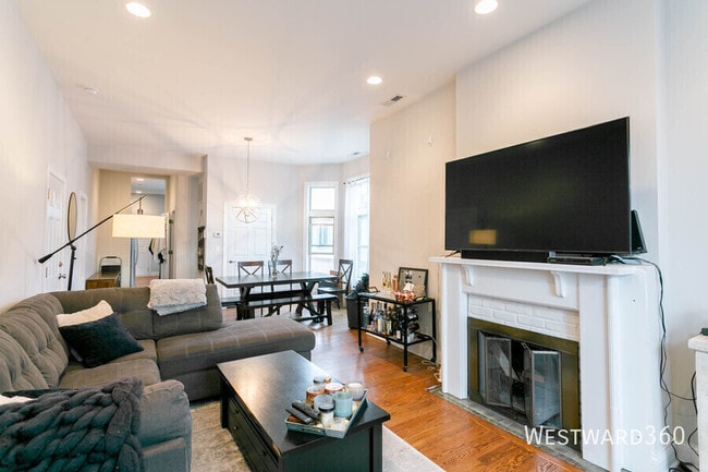 Photo - 3127 N Racine Ave Unit 3