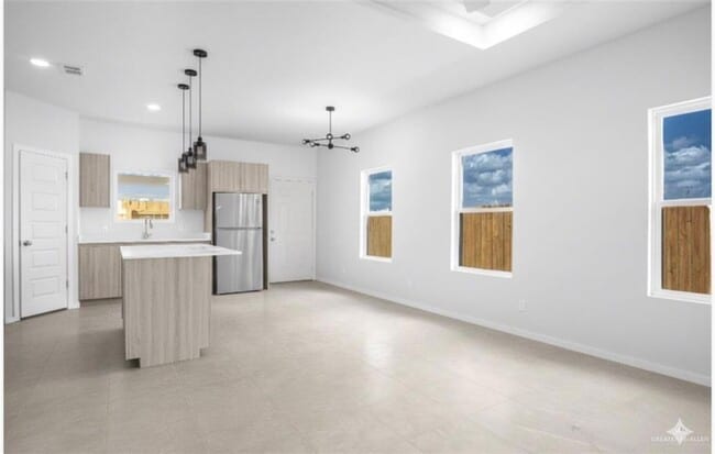 Photo - 608 N Alexandrite Ave Unit 3