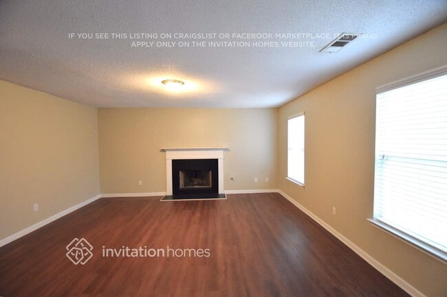 Photo - 215 Marriott Dr