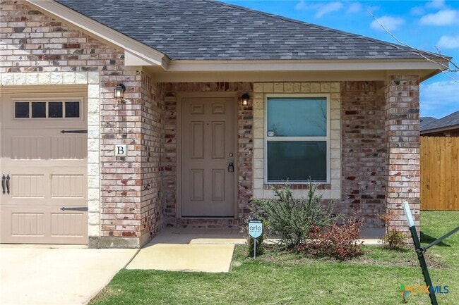 Photo - 6203 Twistleaf Ln Unit B
