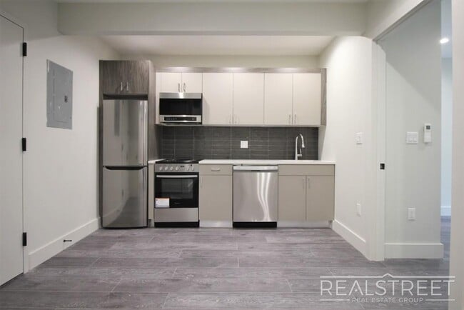 Photo - NO FEE! Grand Spacious 2 Bed in Prime Crown Heights Unidad 3A