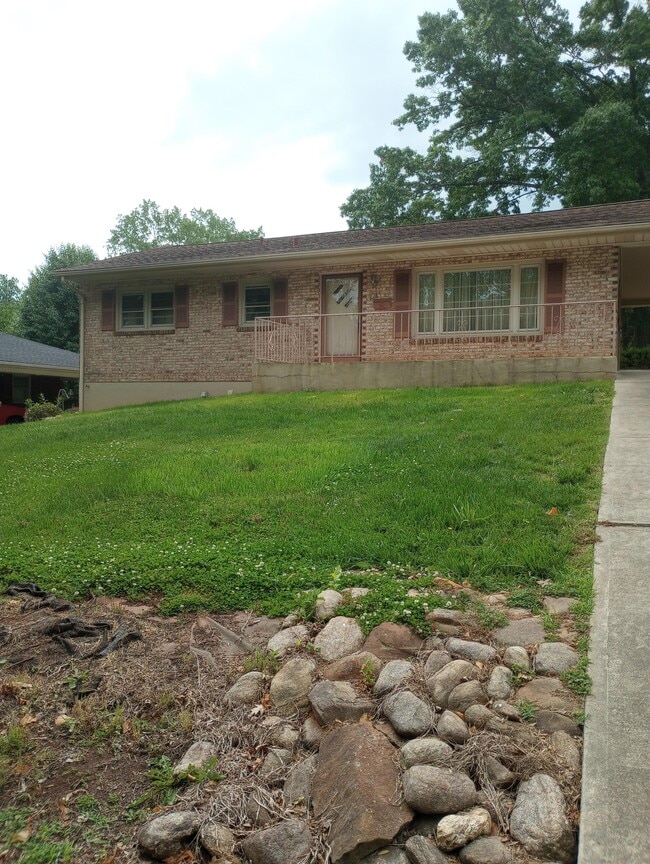 Photo - 316 Chatham Dr House