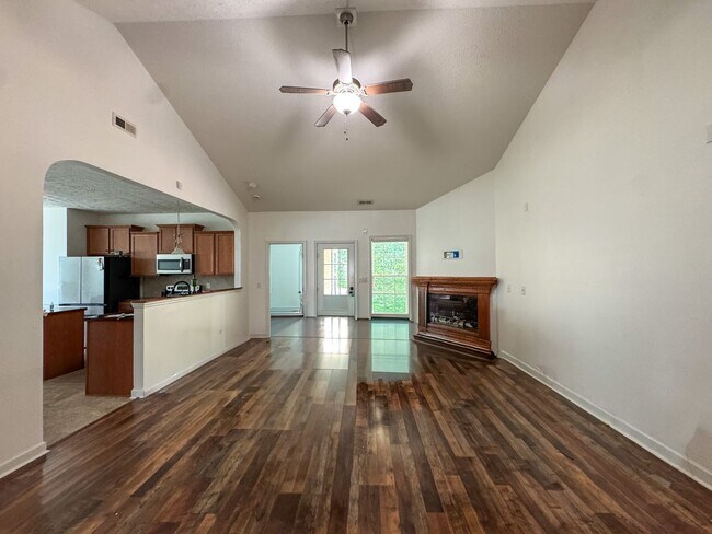 Photo - Lovely 4 Bed 2 Bath Home in Westgate