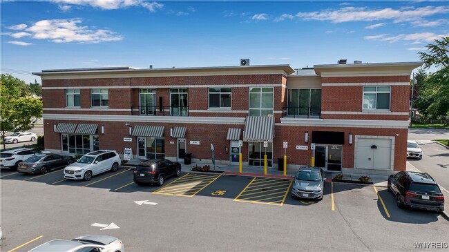 Photo - 5712 Main St