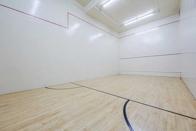 Upper Canada Court, West