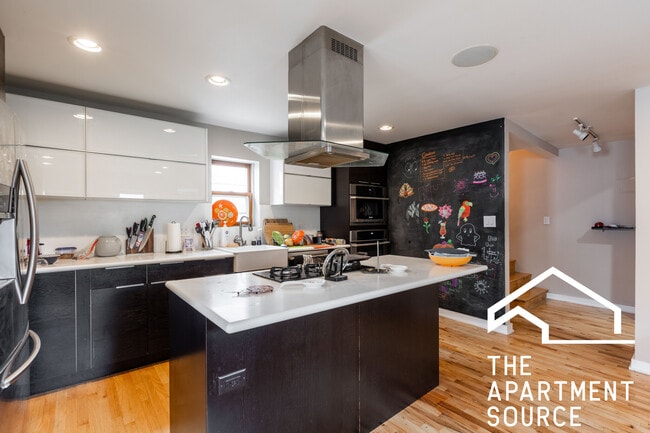 Building Photo - 1939 N Winchester Ave Unit CH