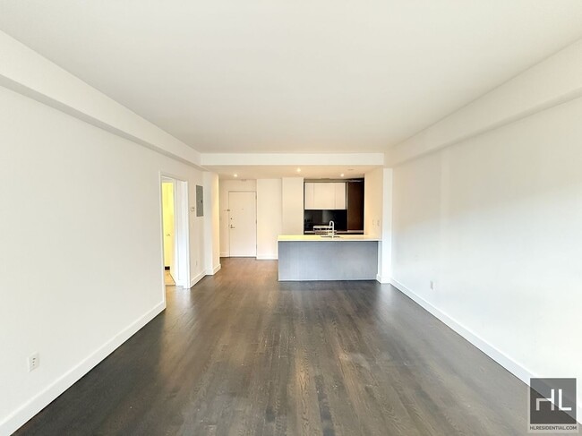 Photo - Large king size 1 bed 1 bath with washer a... Unit 15V