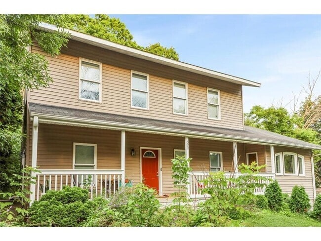 Building Photo - 520 Hanlon Ave Rental