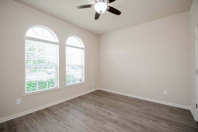 Photo - 2239 Brown Oak Dr