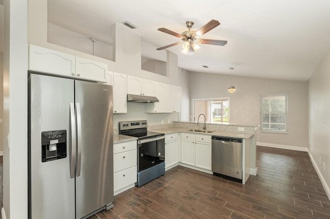 Photo - 513 Oakmont Pl