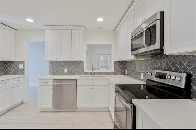 Building Photo - 350 N Phelps Ave