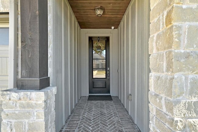 Photo - 108 Leon Loop