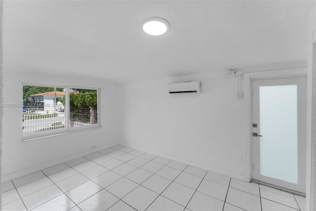 Photo - 201 SW 51st Ct Unit 5