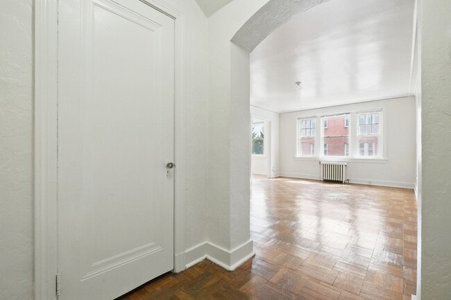 Photo - 5646 Hobart St Unidad 6