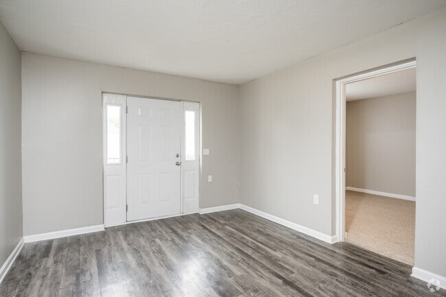 2BR, 1BA - 900SF - Living Room
