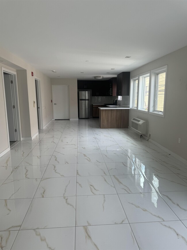 Building Photo - 524 56th St Unit 1 Rental