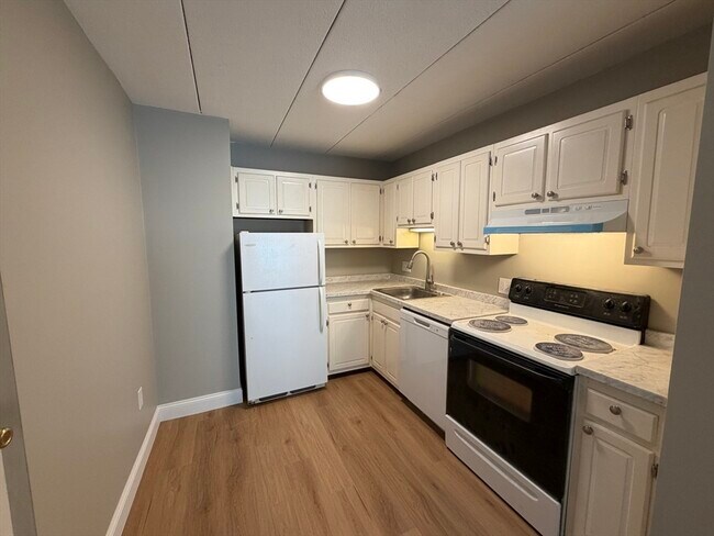 Photo - 4 Hawes St Unit 13