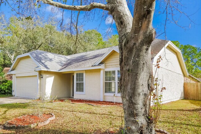 Photo - 2013 St Martins Dr W