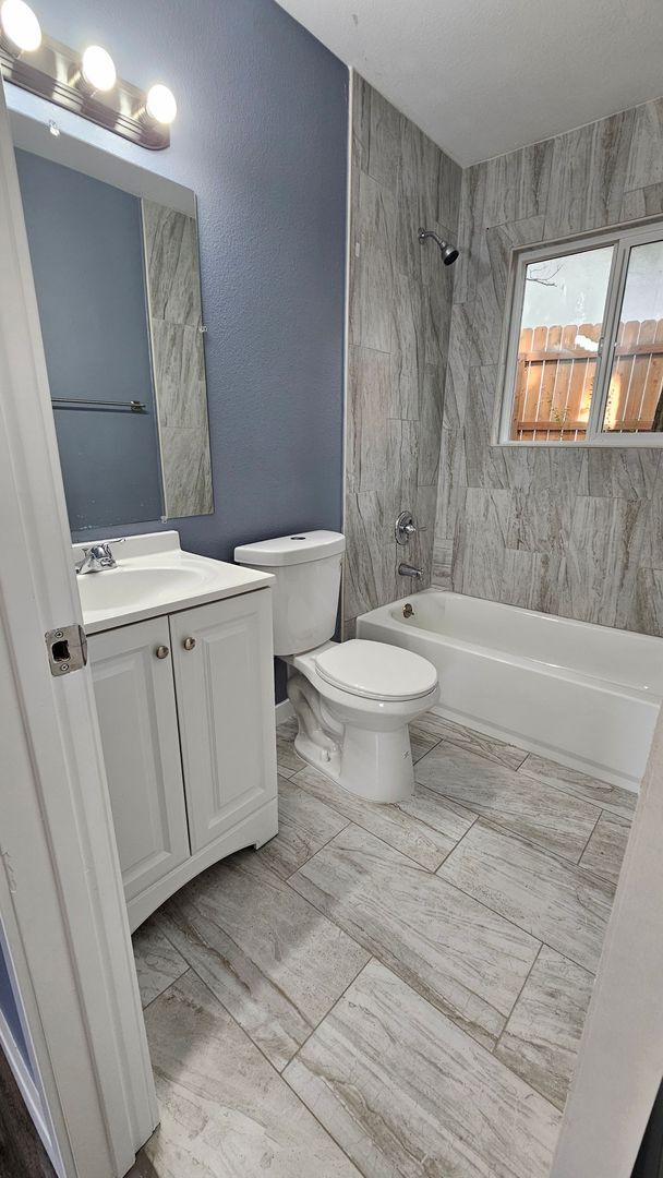 Photo - $500 OFF FIRST MONTH SPECIAL | $1100 + $17... Unit D