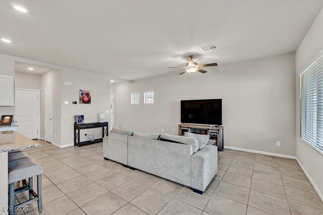 Photo - 7807 Rachelis St