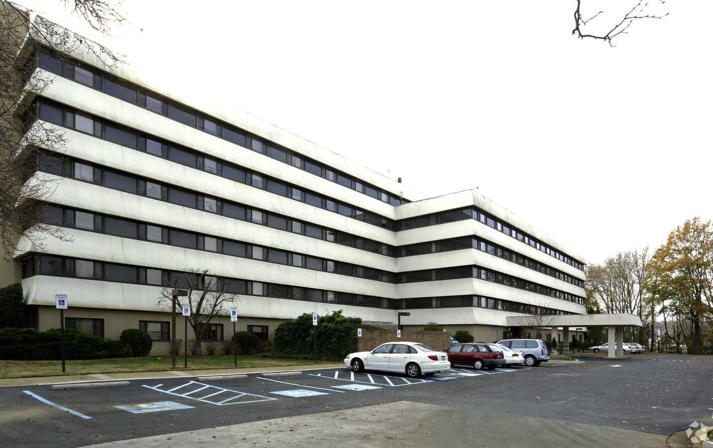 Photo - John Calvin Apartments