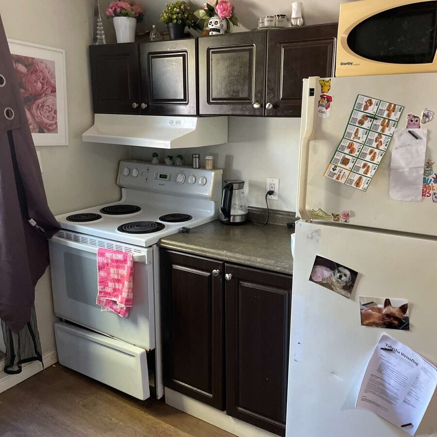 Photo - Upper One-Bedroom, steps from downtown Mid... Unit 2