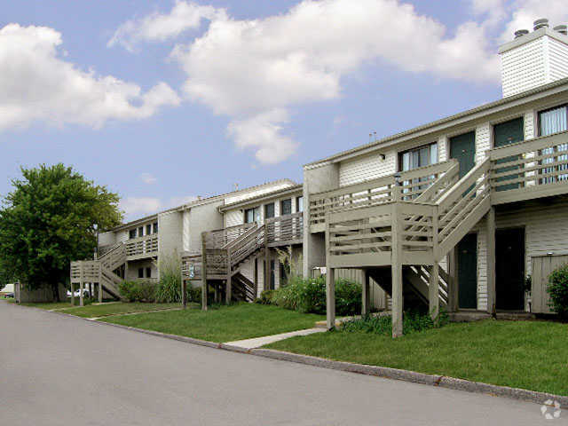 Building Photo - Parc At 21st