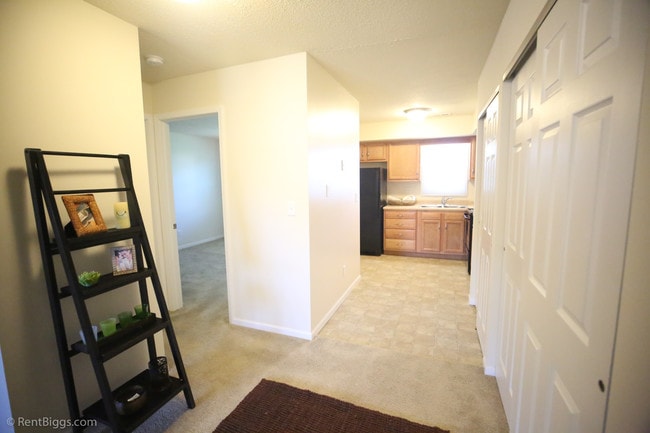 Village Green Apartments - Village Green Apartments