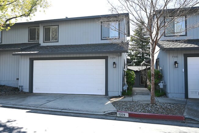 Photo - 7379-7379 Tulare Hill Dr Townhome