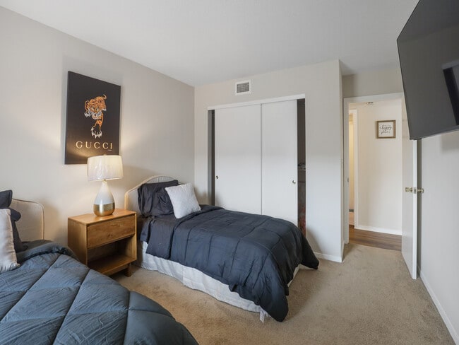 Photo - 6586 Poplar Woods Cir S