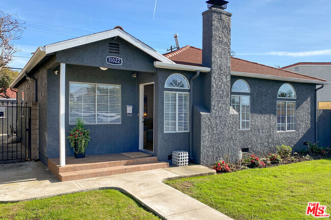 Building Photo - 11022 Culver Blvd Rental