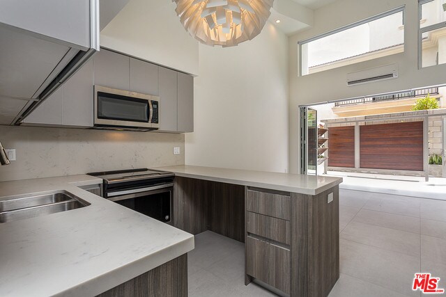 Photo - 900 Wilshire Blvd Unit 6