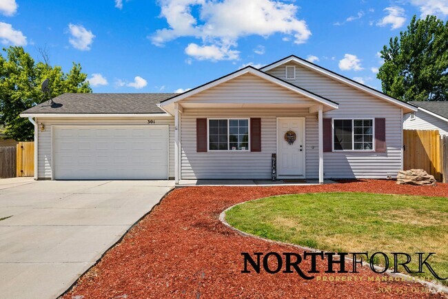 Building Photo - Quaint Nampa Home with RV/Boat Parking