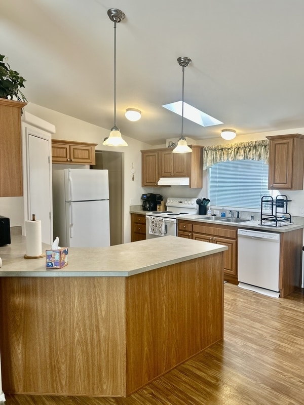 Photo - 8482 Cedar Way