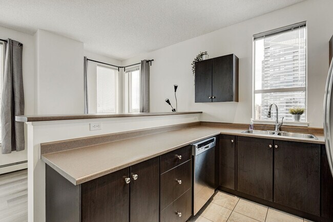 Photo - 1053-2301-1010 10 St SW