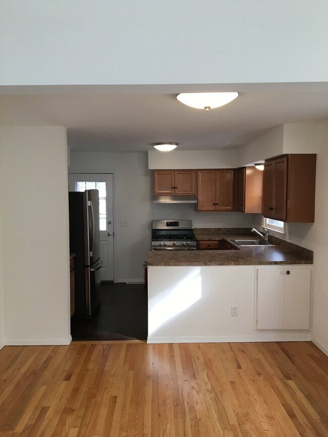 Building Photo - 29 Merritt Ave Unit 1st Floor Rental