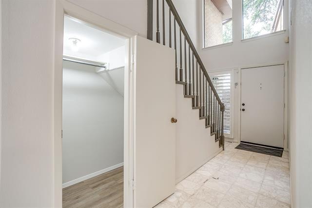Photo - 5605 Collinwood Ave