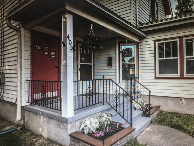 Front Porch - 403 W Silver Lake Rd Apartment Unit 2