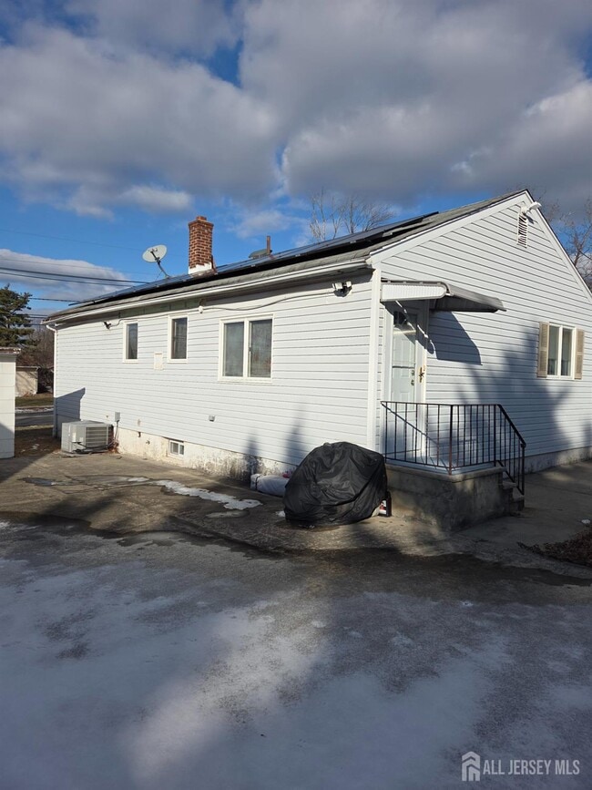 Photo - 5200 Emerson St