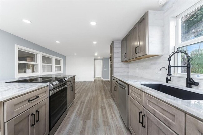 Photo - 11916 SW Newman Terrace