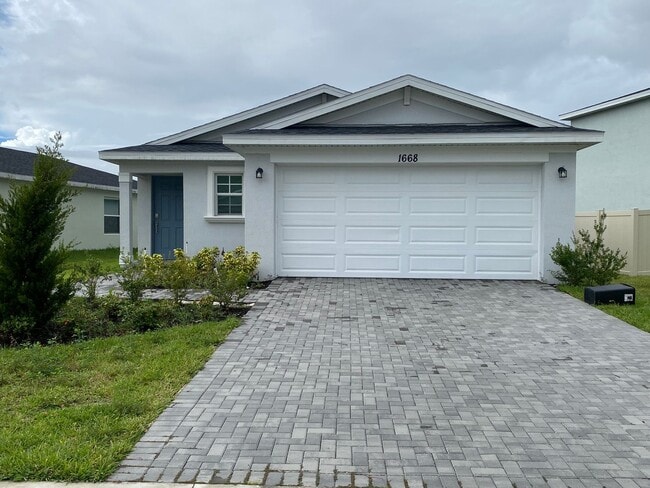 Building Photo - 3 BED 2 BATH SINGLE STORY 3/2 HOME.