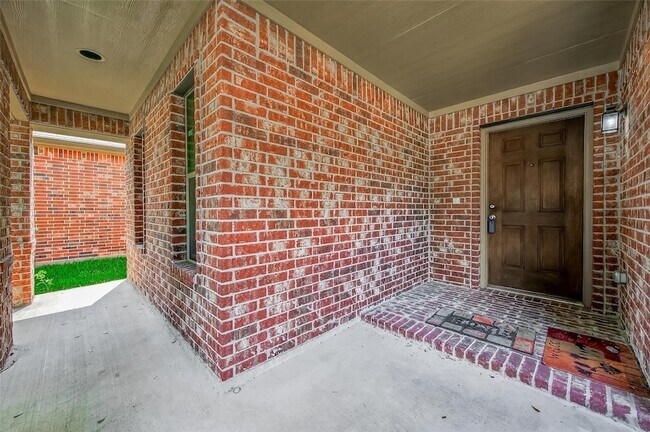 Photo - 16547 Lanesborough Dr