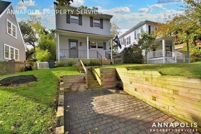 Photo - 105 Woodlawn Ave House