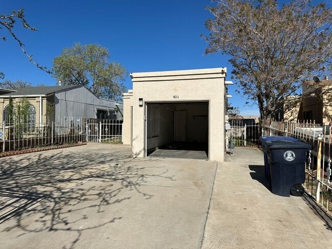 Photo - 936 W Sky St SW