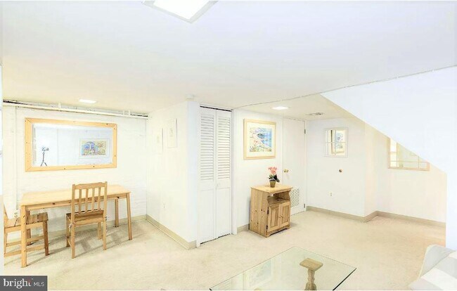 Photo - 2213 Hall Pl NW