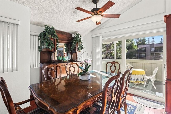 Building Photo - 22133 Burbank Blvd Unit 7