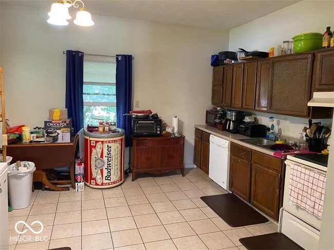 Photo - 741 N Rangeline Rd Unit B