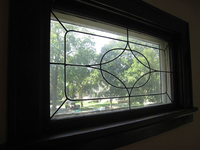 antique windows - 945 Spaight St Unit 2