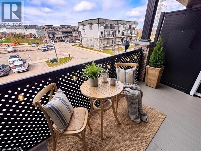 Photo - 1989 Ottawa Street S