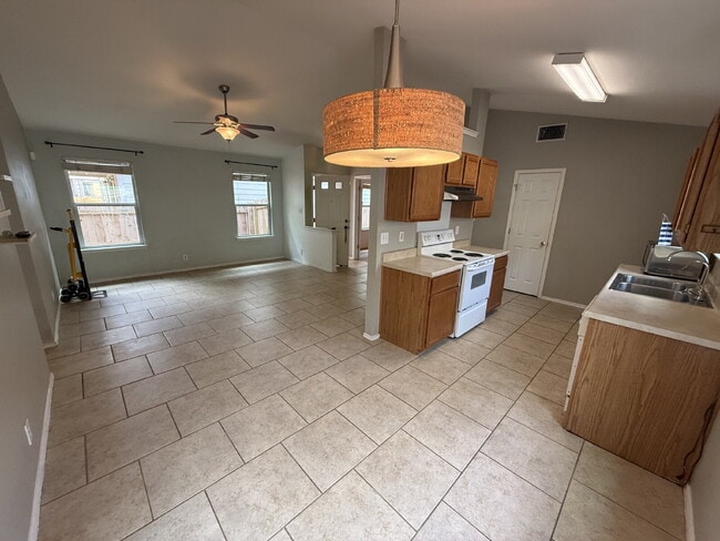 Photo - Well Maintained One-Story in Westchase | No Carpet + New Pergola + Prime Location